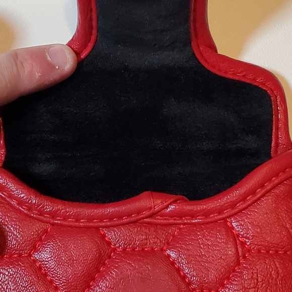 Cursive Spider Tour Putter Headcover with magnetic closing lid.Factory new - Picture 2 of 3